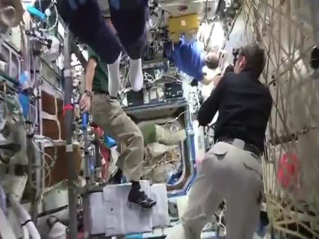    NASA      Mannequin Challenge.